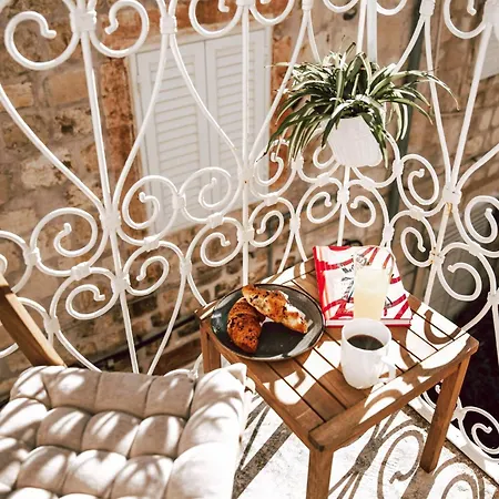 Mascheroni Luxury Πανσιόν